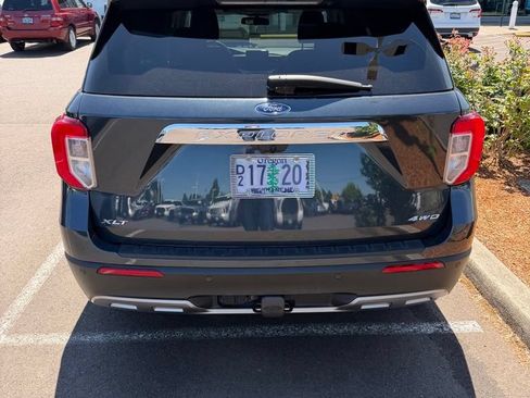 Used 2022 Ford Explorer XLT w/ Equipment Group 202A AWD/4WD image 3