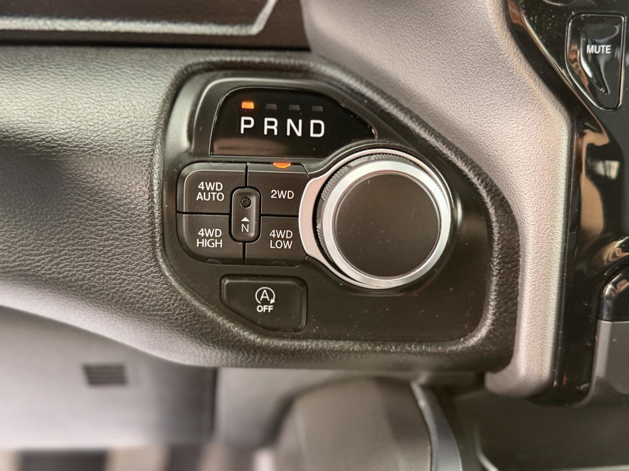 Used 2025 RAM 1500 Big Horn AWD/4WD image 31