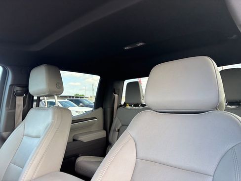 Used 2025 GMC Sierra 1500 SLT image 11