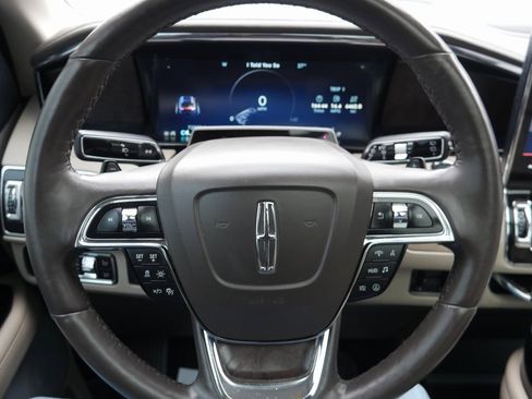 Used 2022 Lincoln Navigator Reserve image 11