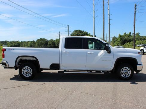Used 2025 Chevrolet Silverado 2500 LT w/ Convenience Package AWD/4WD image 18