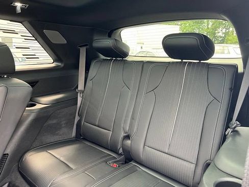 Certified 2026 Cadillac Vistiq Sport w/ LPO, Floor Liner Package AWD/4WD image 17
