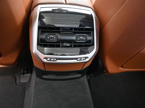 Certified 2025 BMW 740i RWD image 18