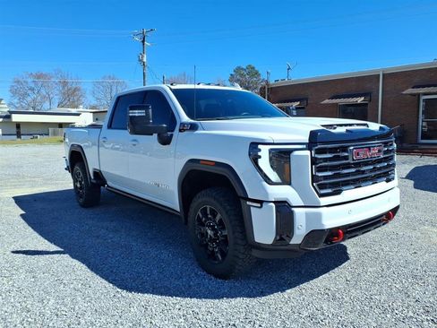 Used 2025 GMC Sierra 2500 AT4 w/ AT4 Premium Plus Package image 4