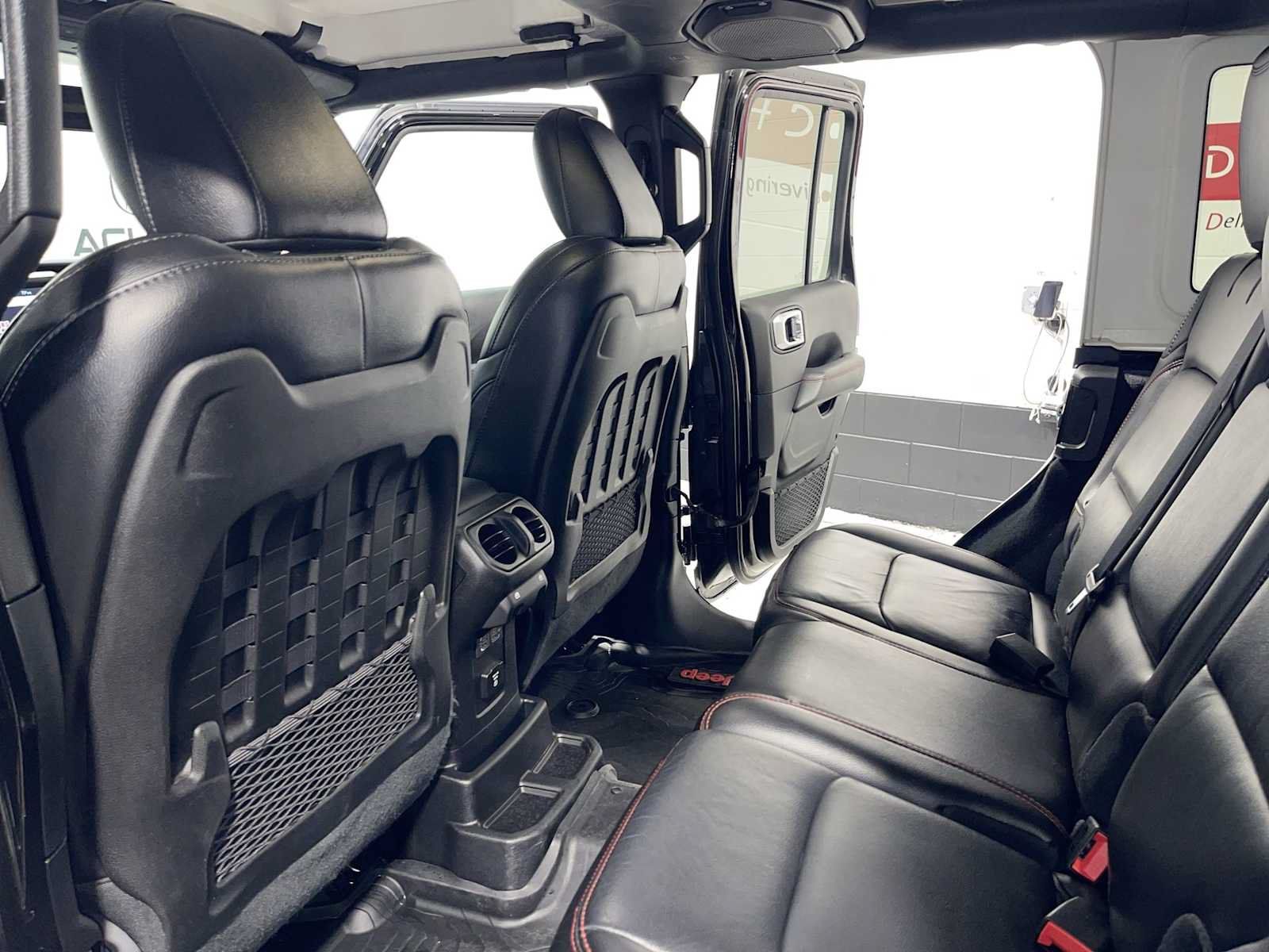 Used 2020 Jeep Wrangler Unlimited Rubicon w/ Dual Top Group AWD/4WD image 12