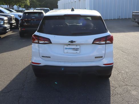 Used 2023 Chevrolet Equinox LS w/ LS Convenience Package FWD image 9