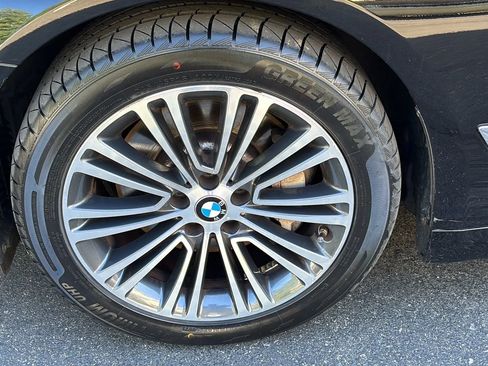 Used 2019 BMW 530i xDrive w/ Convenience Package image 38