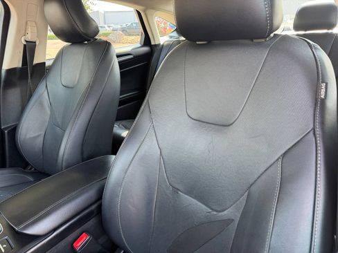 Used 2019 Ford Fusion Titanium FWD image 13