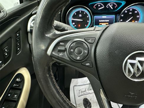 Used 2018 Buick Envision Essence image 28