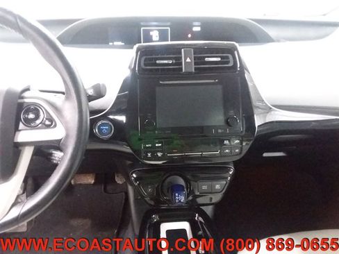 Used 2017 Toyota Prius Two image 12