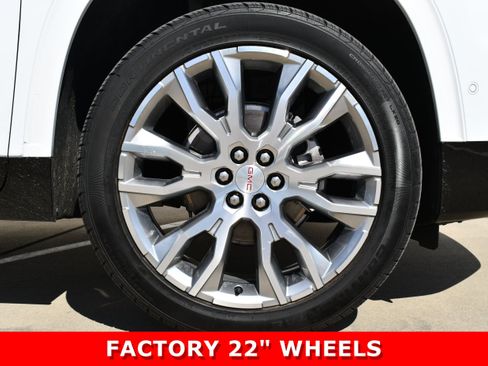 Used 2025 GMC Acadia Denali w/ Super Cruise Package image 9