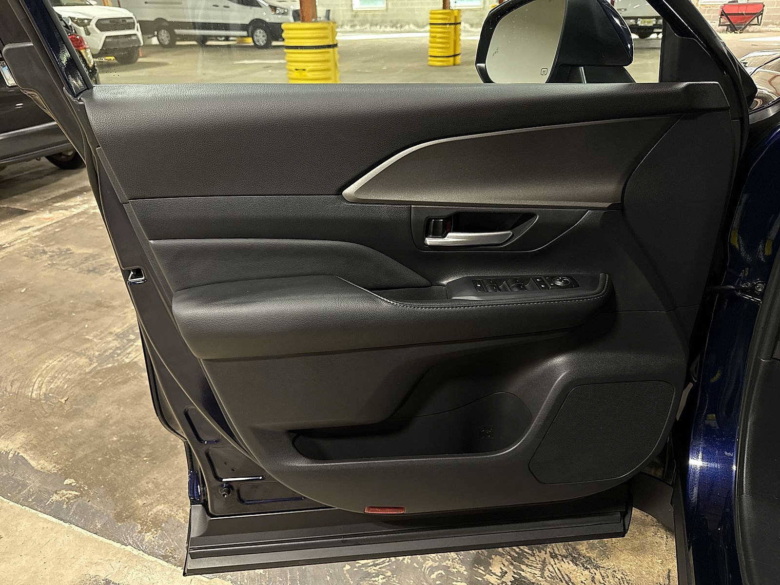 Certified 2024 Toyota Grand Highlander AWD image 31