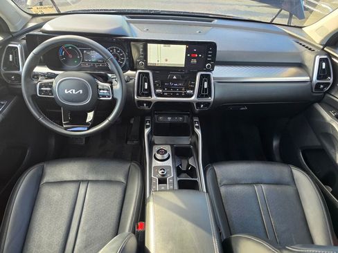 Used 2023 Kia Sorento EX image 18