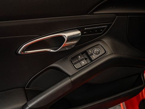 Used 2017 Porsche 718 Boxster S image 39