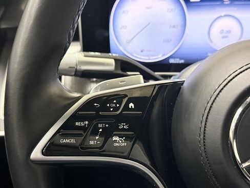 Used 2022 Mercedes-Benz S 500 4MATIC w/ AMG Line Package image 23