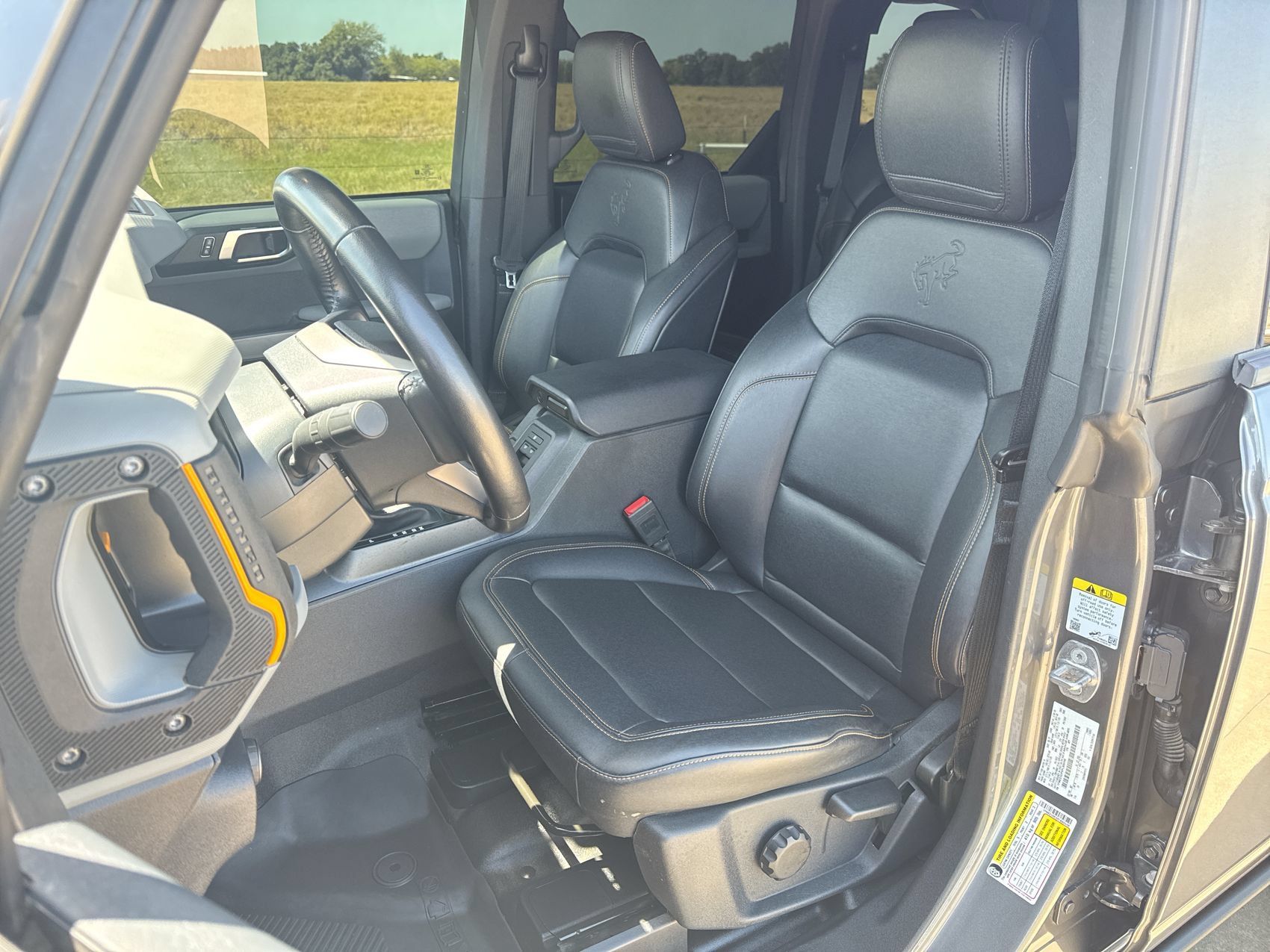 Used 2023 Ford Bronco Badlands w/ Sasquatch Package AWD/4WD image 11