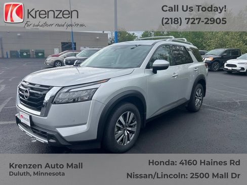 Used 2025 Nissan Pathfinder SL AWD/4WD image 1
