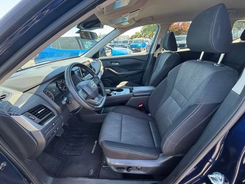 Used 2025 Nissan Rogue SV FWD image 29