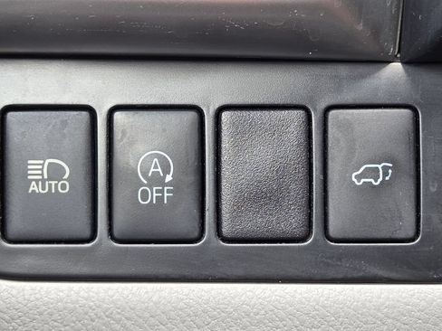 Used 2019 Toyota Highlander XLE AWD/4WD image 17