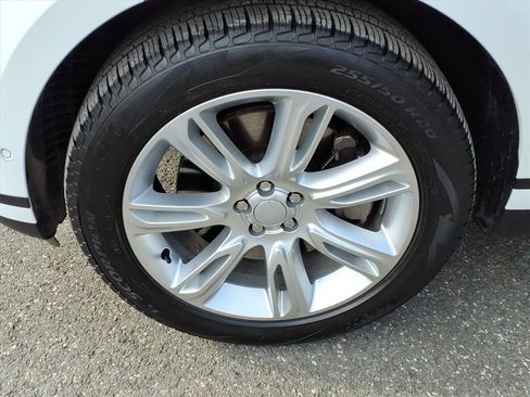 Certified 2026 Land Rover Range Rover Velar S AWD/4WD image 9