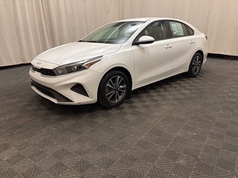 Certified 2024 Kia Forte LXS image 1