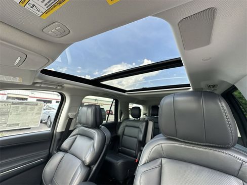 New 2025 Lincoln Navigator Reserve image 22