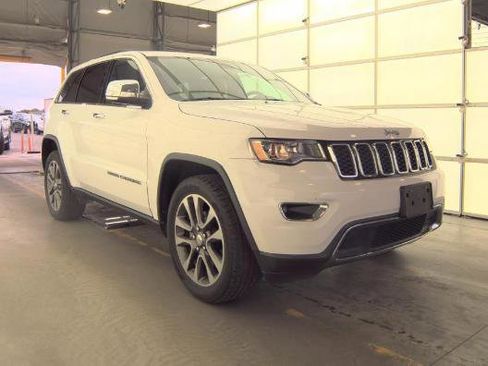 Used 2018 Jeep Grand Cherokee Limited image 3