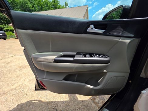 Used 2021 Kia Sportage S FWD image 17