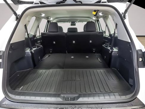 Certified 2025 Toyota Grand Highlander FWD image 23