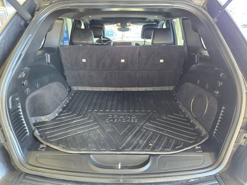 Used 2020 Jeep Grand Cherokee Altitude image 11