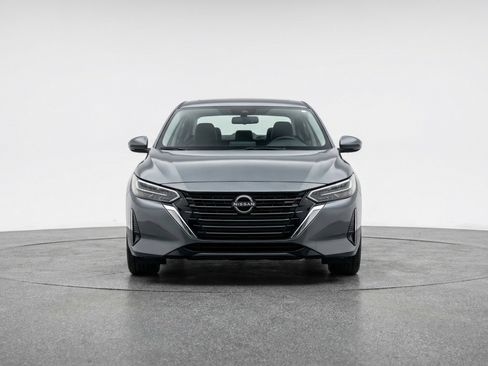 Used 2025 Nissan Sentra SV image 2