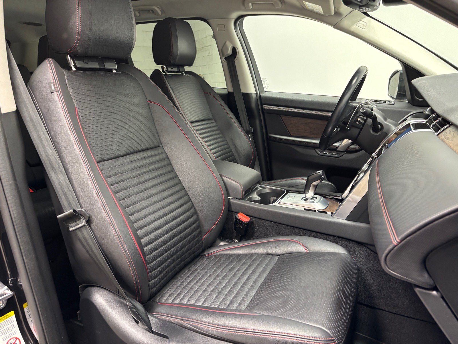 Used 2023 Land Rover Discovery Sport SE R-Dynamic AWD/4WD image 29