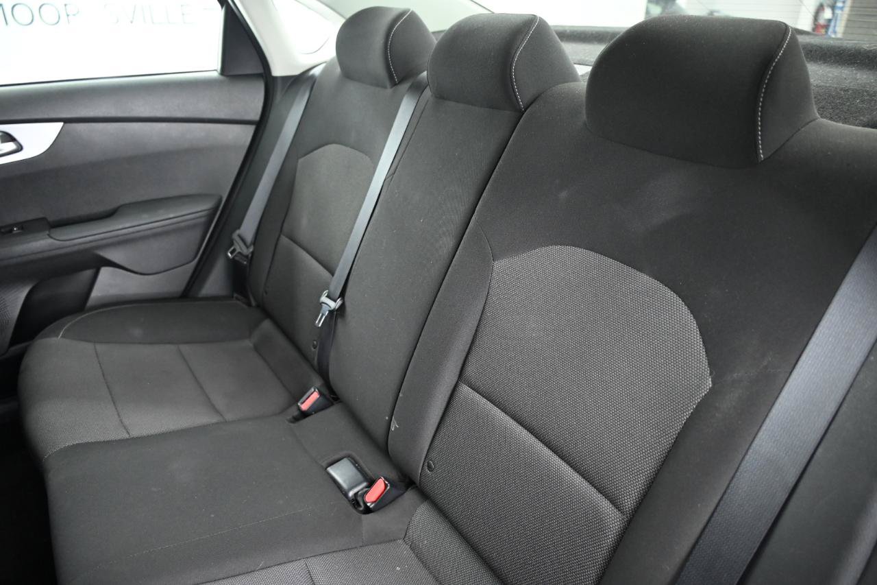 Used 2023 Kia Forte LXS w/ LXS Technology Package FWD image 30