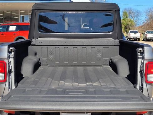 Used 2020 Jeep Gladiator Sport w/ Quick Order Package 24S image 8