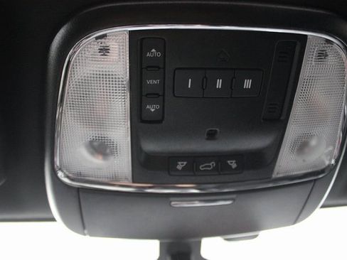 Used 2021 Jeep Grand Cherokee Laredo X image 14