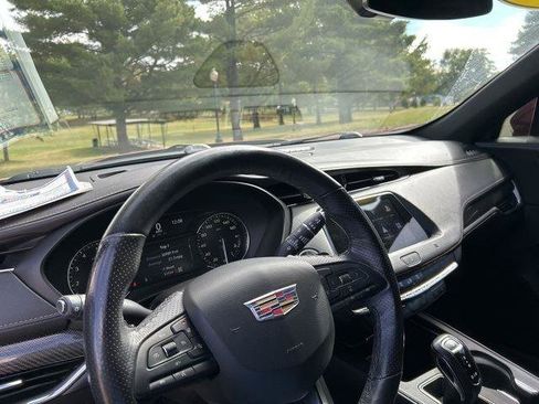 Used 2019 Cadillac XT4 Sport image 21