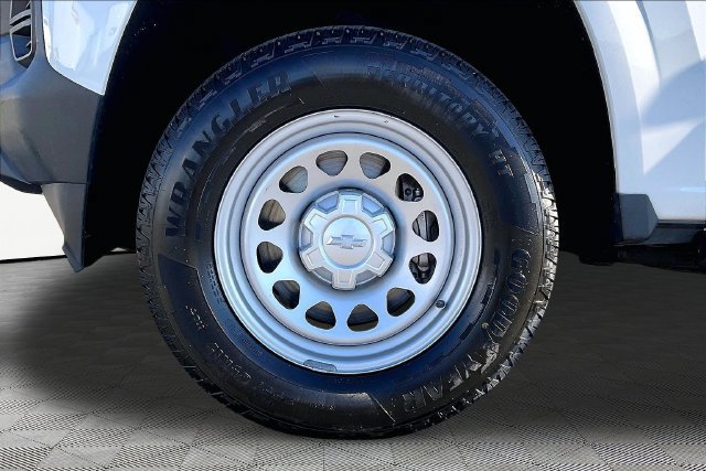 Used 2024 Chevrolet Colorado W/T RWD image 21