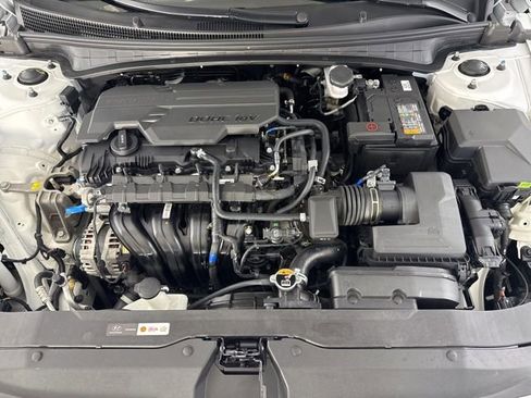 Used 2025 Hyundai Elantra SEL FWD image 21