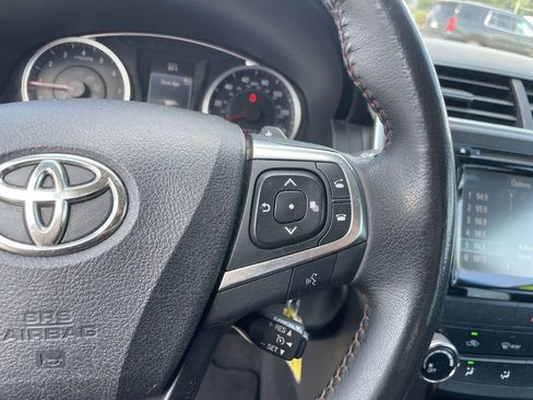 Used 2015 Toyota Camry SE FWD image 17