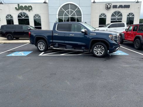 Used 2022 GMC Sierra 1500 Denali AWD/4WD image 2