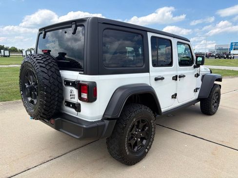 Used 2023 Jeep Wrangler Unlimited w/ Cold Weather Group AWD/4WD image 6