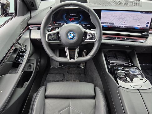 Certified 2026 BMW i5 eDrive40 w/ M Sport Package AWD/4WD image 14
