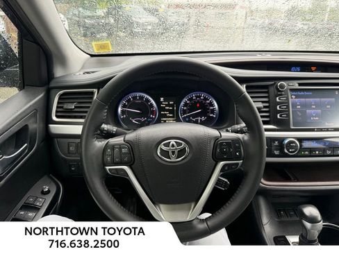 Used 2019 Toyota Highlander XLE w/ Protection Package #3 AWD/4WD image 7