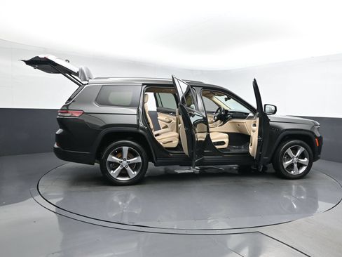 Used 2022 Jeep Grand Cherokee L Limited RWD image 27