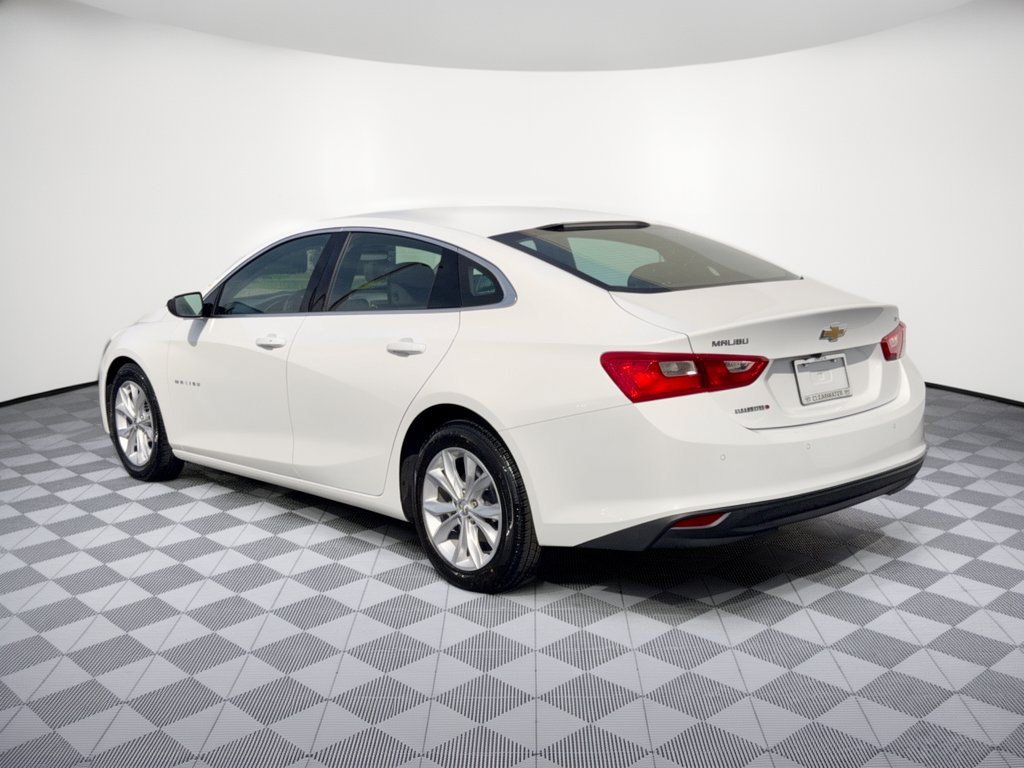 Used 2025 Chevrolet Malibu LT FWD image 3
