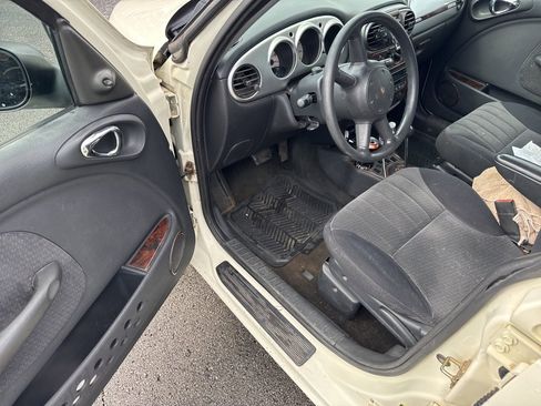 Used 2005 Chrysler PT Cruiser image 14