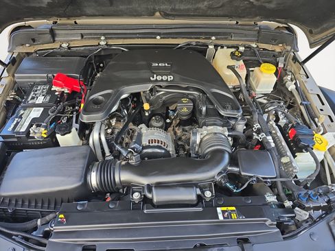 Used 2020 Jeep Gladiator Rubicon AWD/4WD image 28