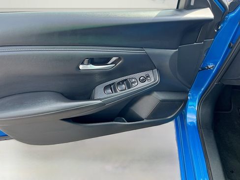 Used 2025 Nissan Sentra SV FWD image 17
