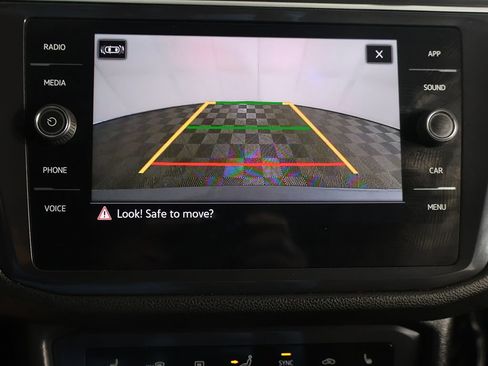 Used 2024 Volkswagen Tiguan SE w/ Panoramic Sunroof Package AWD/4WD image 42