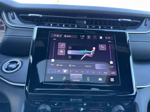New 2025 Jeep Grand Cherokee Altitude AWD/4WD image 67